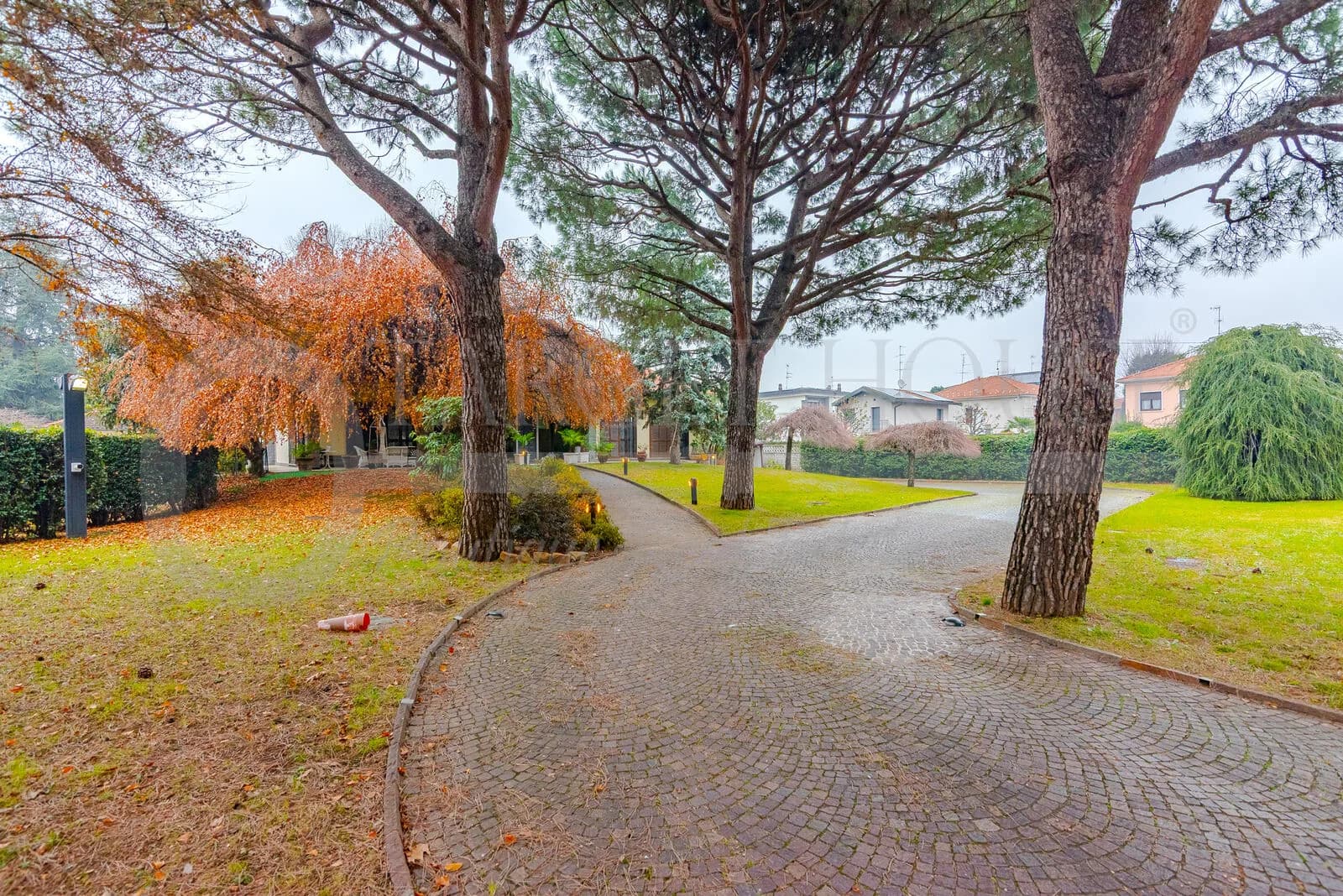 Villa with pool near Milan and private park — gallery photo 37